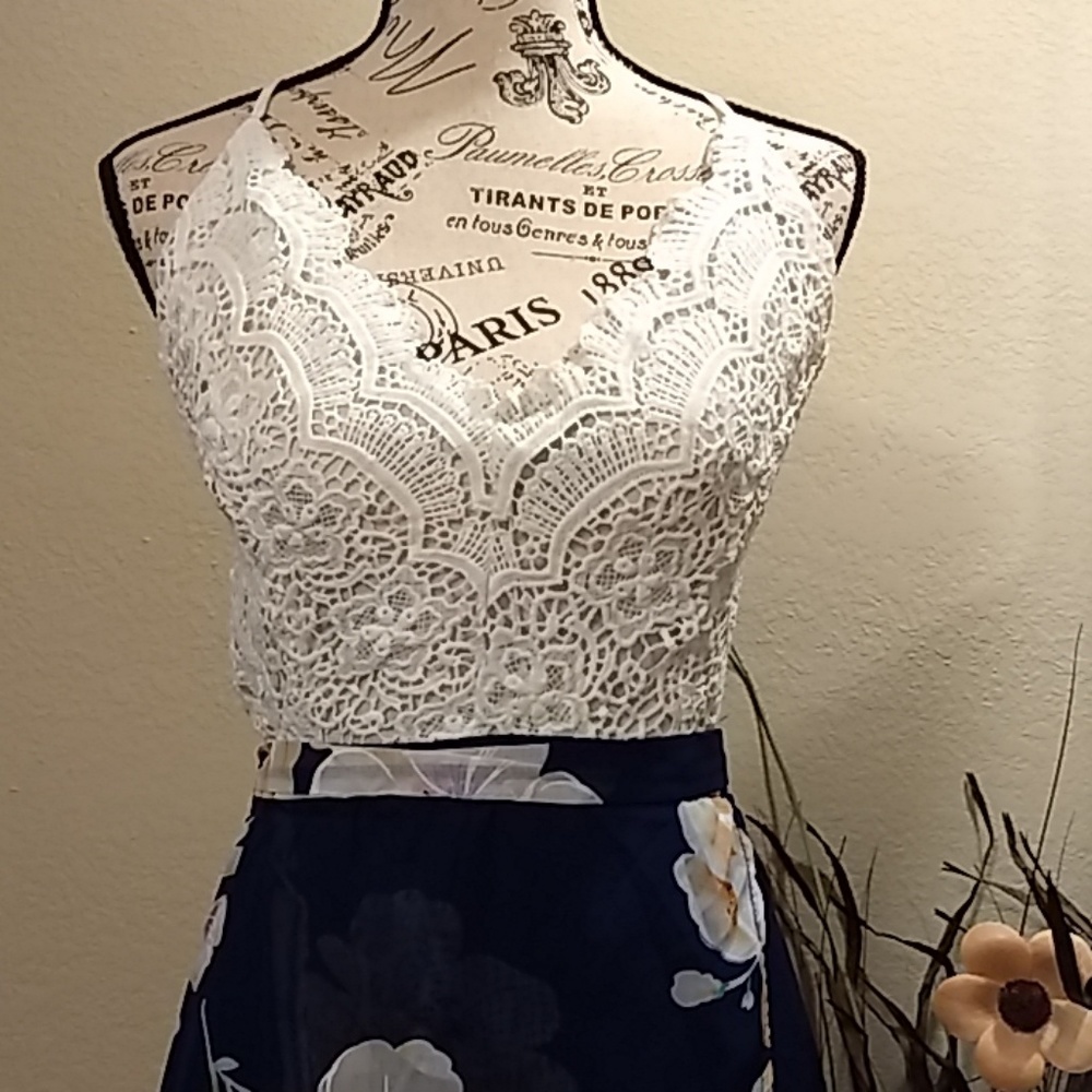 1LEFT⬇️SALE⬇️5⭐s  Beautiful Hi-Low Maxi - Picture 3 of 5